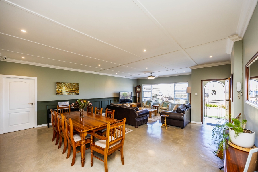 4 Bedroom Property for Sale in Beacon Bay Eastern Cape